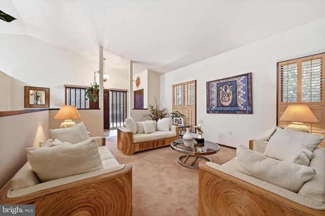 450 WARWICK DR, Wyomissing, PA 19610