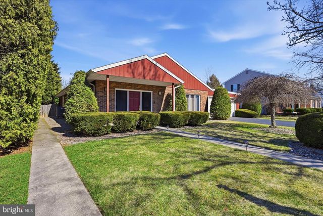 450 WARWICK DR, Wyomissing, PA 19610