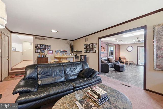 450 WARWICK DR, Wyomissing, PA 19610