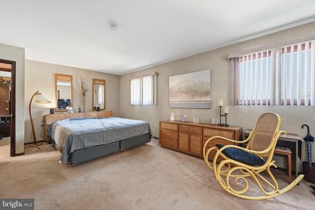 450 WARWICK DR, Wyomissing, PA 19610