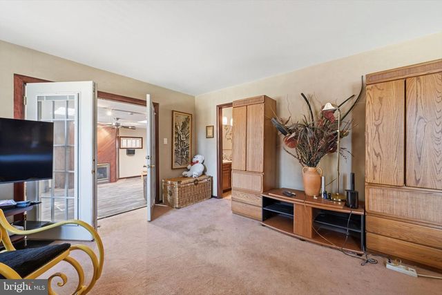 450 WARWICK DR, Wyomissing, PA 19610