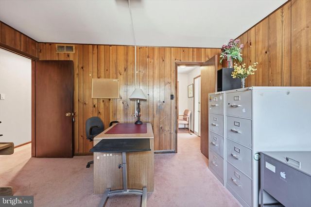 450 WARWICK DR, Wyomissing, PA 19610