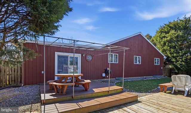 450 WARWICK DR, Wyomissing, PA 19610