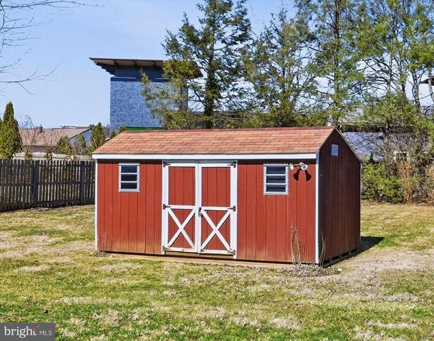 450 WARWICK DR, Wyomissing, PA 19610