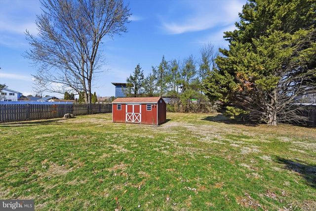 450 WARWICK DR, Wyomissing, PA 19610