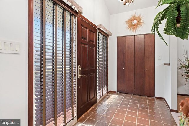 450 WARWICK DR, Wyomissing, PA 19610