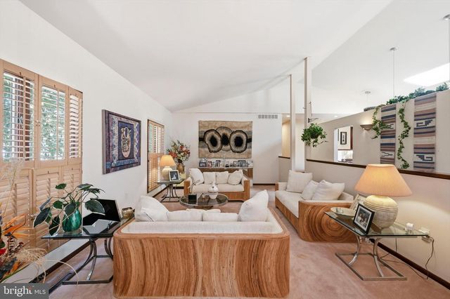 450 WARWICK DR, Wyomissing, PA 19610