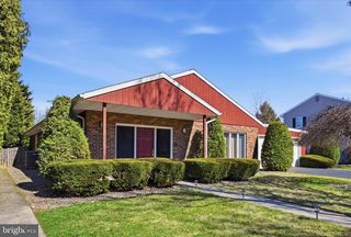 450 WARWICK DR, Wyomissing, PA 19610