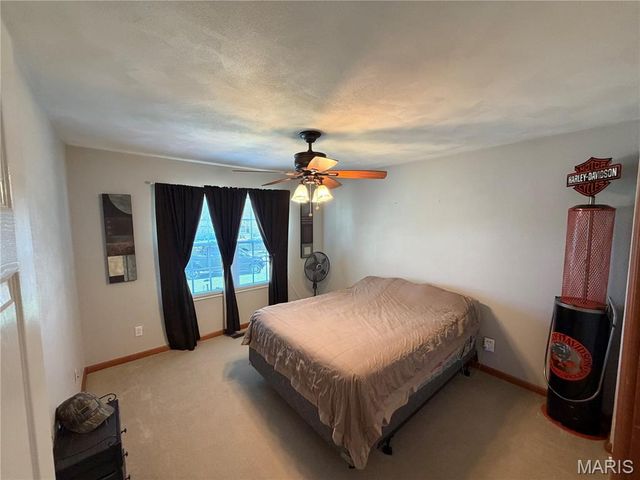 967 Dunberry Drive, Shiloh, IL 62269