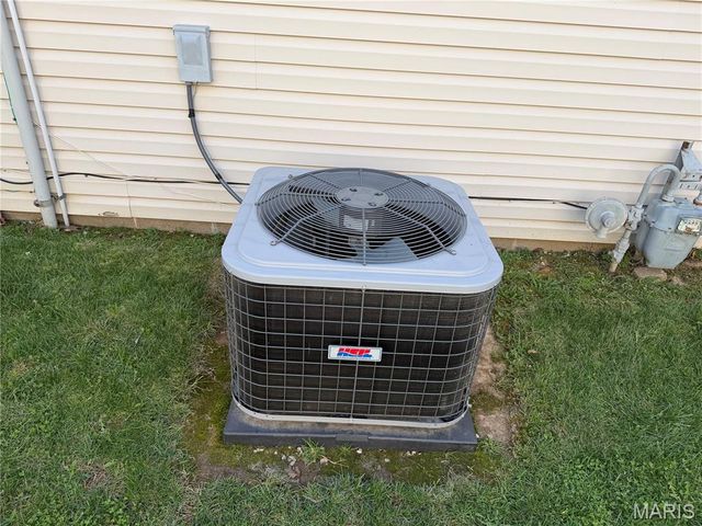 967 Dunberry Drive, Shiloh, IL 62269