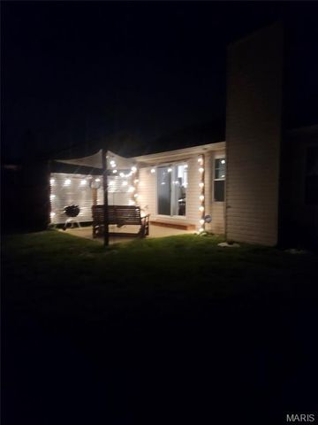 967 Dunberry Drive, Shiloh, IL 62269