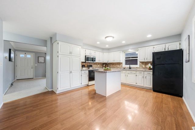 507 E SYLVAN AVENUE, Appleton, WI 54915