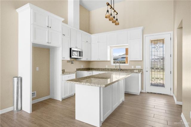 1019 W Garfield Avenue, Alton, TX 78573