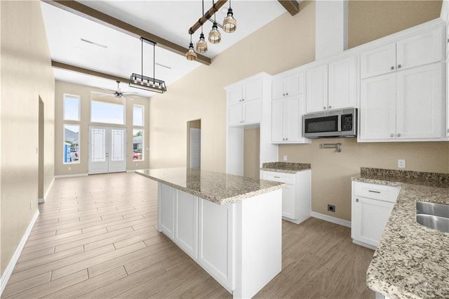 1019 W Garfield Avenue, Alton, TX 78573