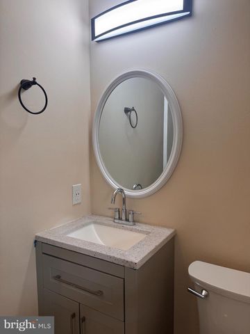 224 CROWN PRINCE DR, Marlton, NJ 08053