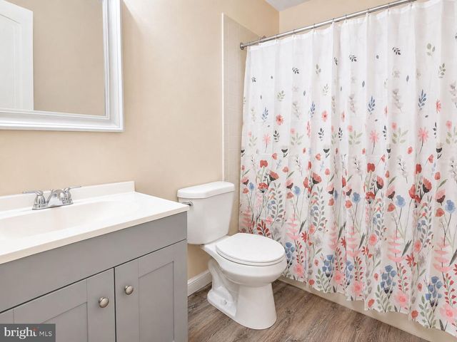 224 CROWN PRINCE DR, Marlton, NJ 08053