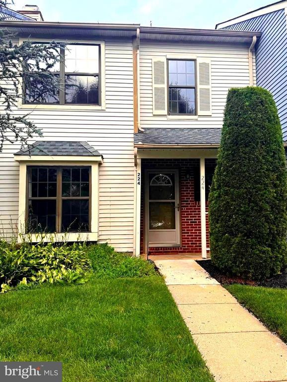 224 CROWN PRINCE DR, Marlton, NJ 08053