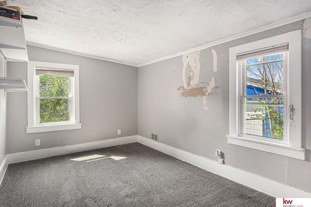 2816 Monroe Street, Omaha, NE 68107