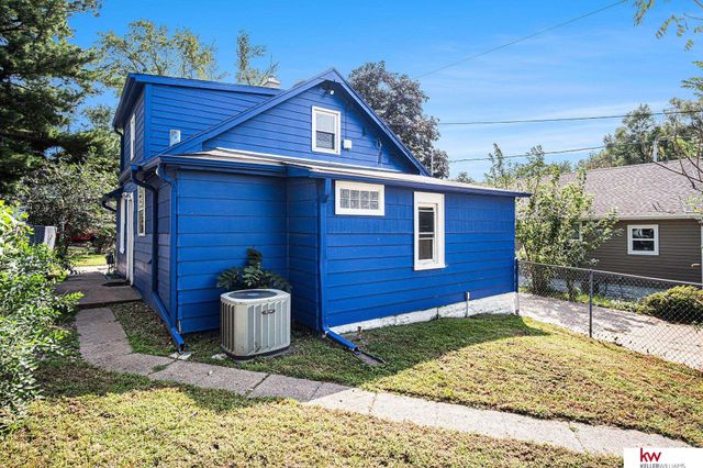 2816 Monroe Street, Omaha, NE 68107