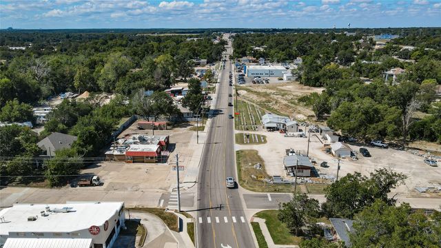 1226 Texas Street, Rockdale, TX 76567