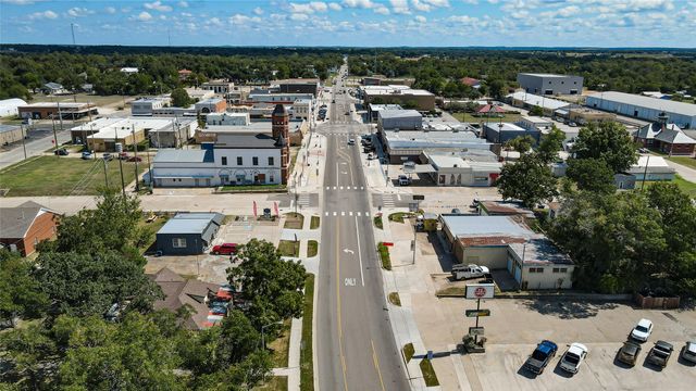 1226 Texas Street, Rockdale, TX 76567