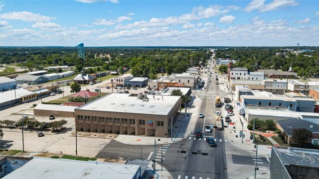 1226 Texas Street, Rockdale, TX 76567
