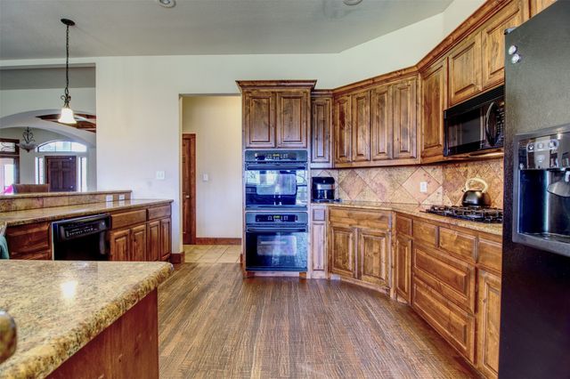 202 Woodland Drive, Krugerville, TX 76227