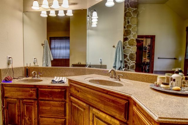 202 Woodland Drive, Krugerville, TX 76227