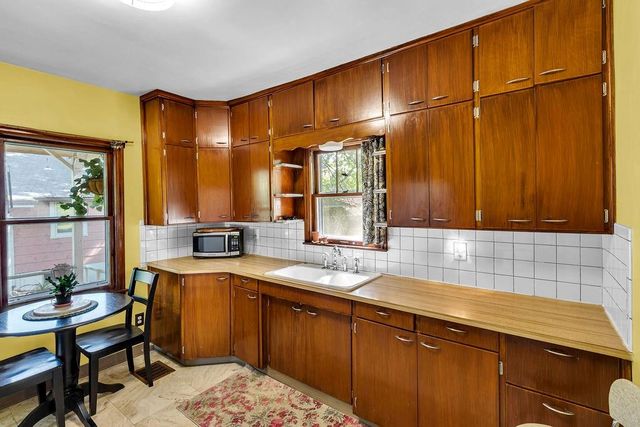 10508 Kentucky Avenue, Sugar Creek, MO 64054