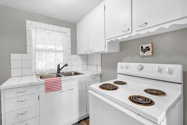 10508 Kentucky Avenue, Sugar Creek, MO 64054
