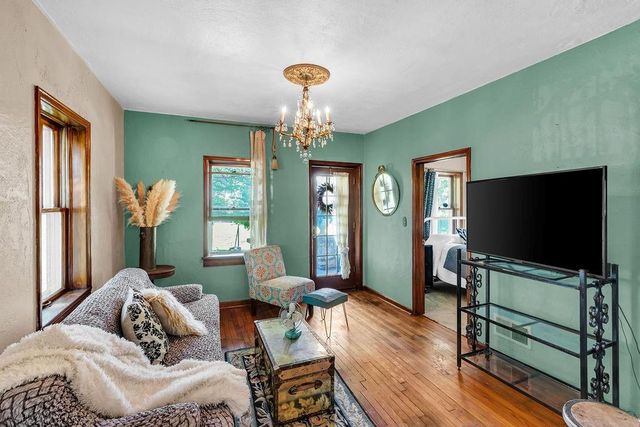 10508 Kentucky Avenue, Sugar Creek, MO 64054