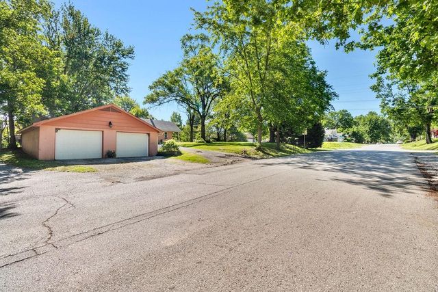 10508 Kentucky Avenue, Sugar Creek, MO 64054