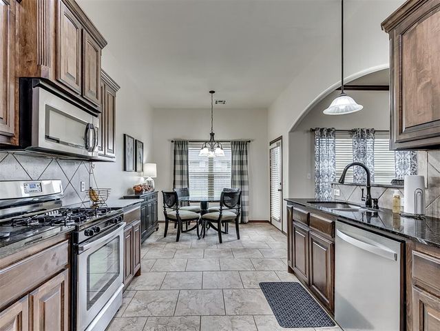 1821 NE 31st Street, Moore, OK 73160