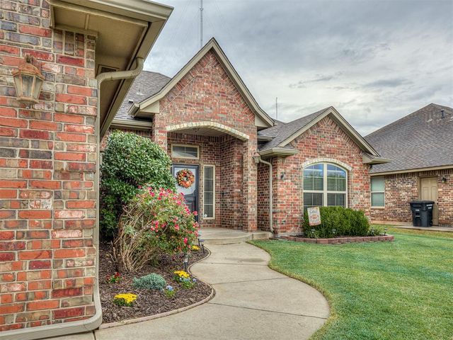 1821 NE 31st Street, Moore, OK 73160