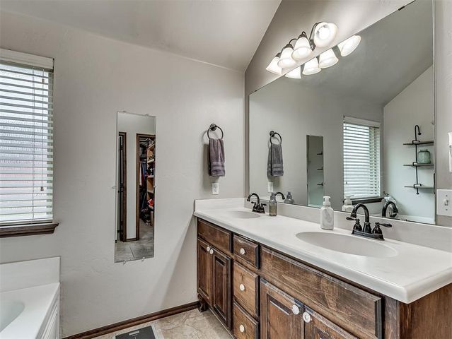 1821 NE 31st Street, Moore, OK 73160