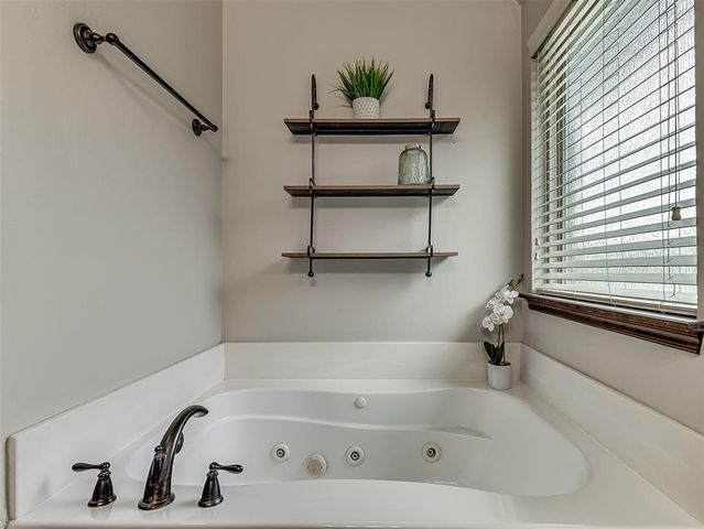 1821 NE 31st Street, Moore, OK 73160