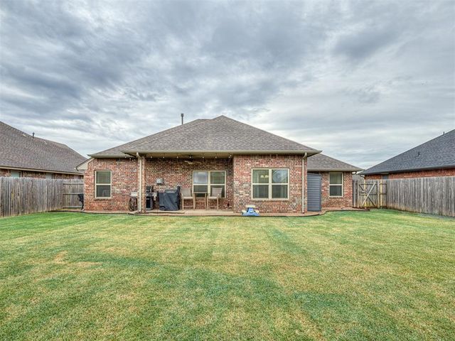 1821 NE 31st Street, Moore, OK 73160