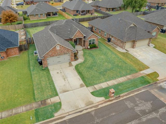 1821 NE 31st Street, Moore, OK 73160