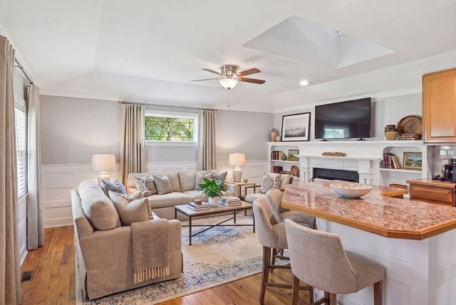 1433 Massachusetts Ave A, Lexington, MA 02420