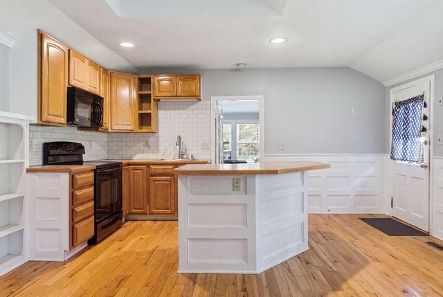 1433 Massachusetts Ave A, Lexington, MA 02420
