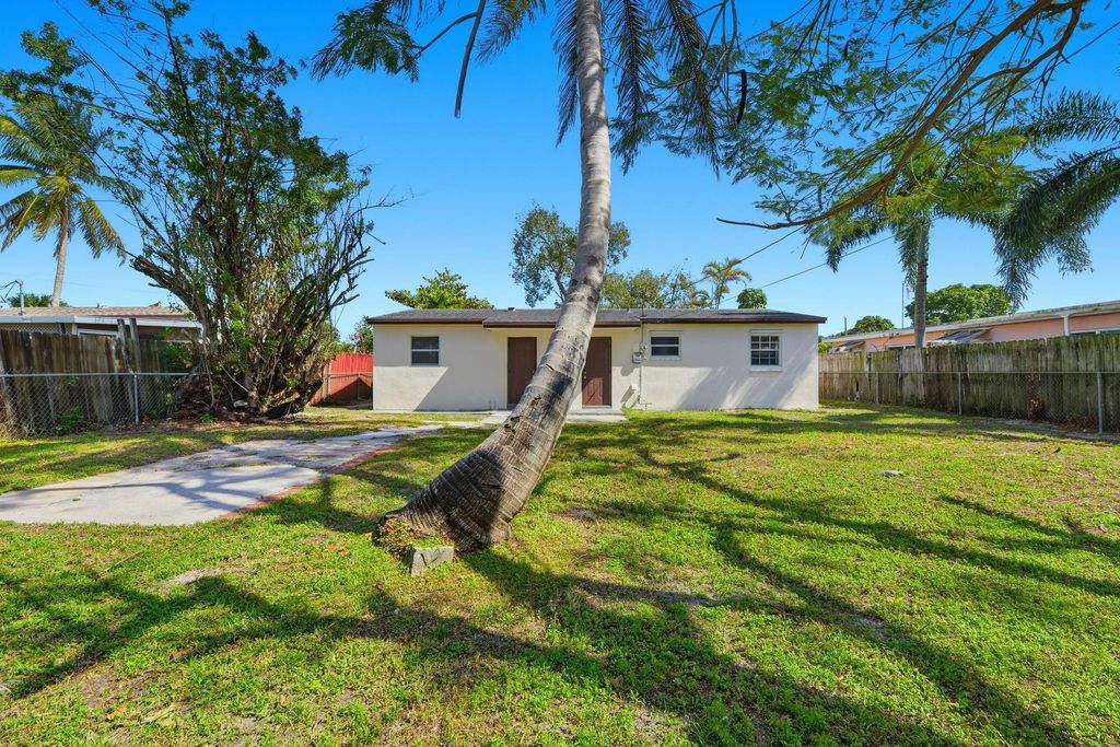 1000 N 71st Avenue, Hollywood, FL 33024