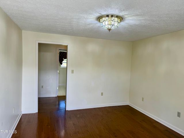 10069 Trading Post Lane, Bristol, VA 24202