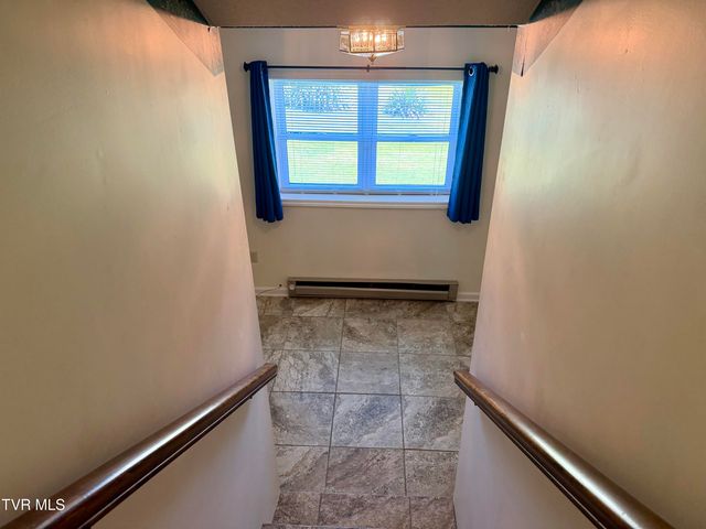 10069 Trading Post Lane, Bristol, VA 24202
