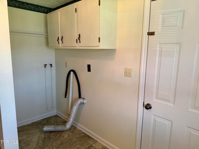 10069 Trading Post Lane, Bristol, VA 24202