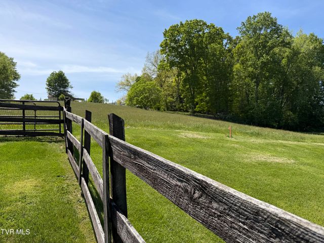 10069 Trading Post Lane, Bristol, VA 24202