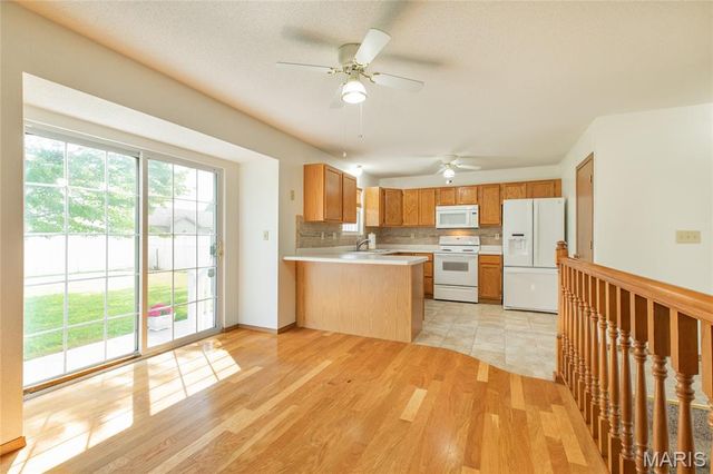 11 Glenmoor Court, Bethalto, IL 62010