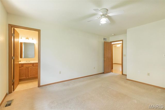 11 Glenmoor Court, Bethalto, IL 62010