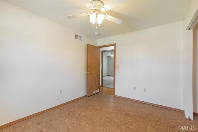 11 Glenmoor Court, Bethalto, IL 62010