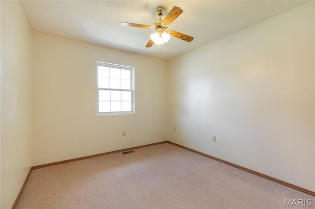 11 Glenmoor Court, Bethalto, IL 62010