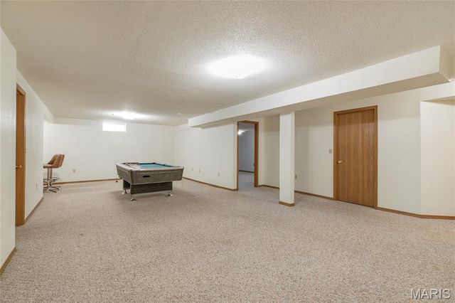 11 Glenmoor Court, Bethalto, IL 62010
